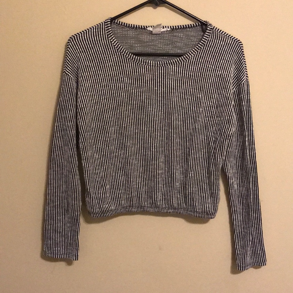 Long sleeve crop top
